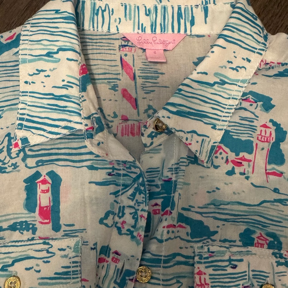 Lilly Pulitzer Cruiser Watch Out Pink Lighthouse Blouse Button Up Beach Fun - Picture 2 of 4